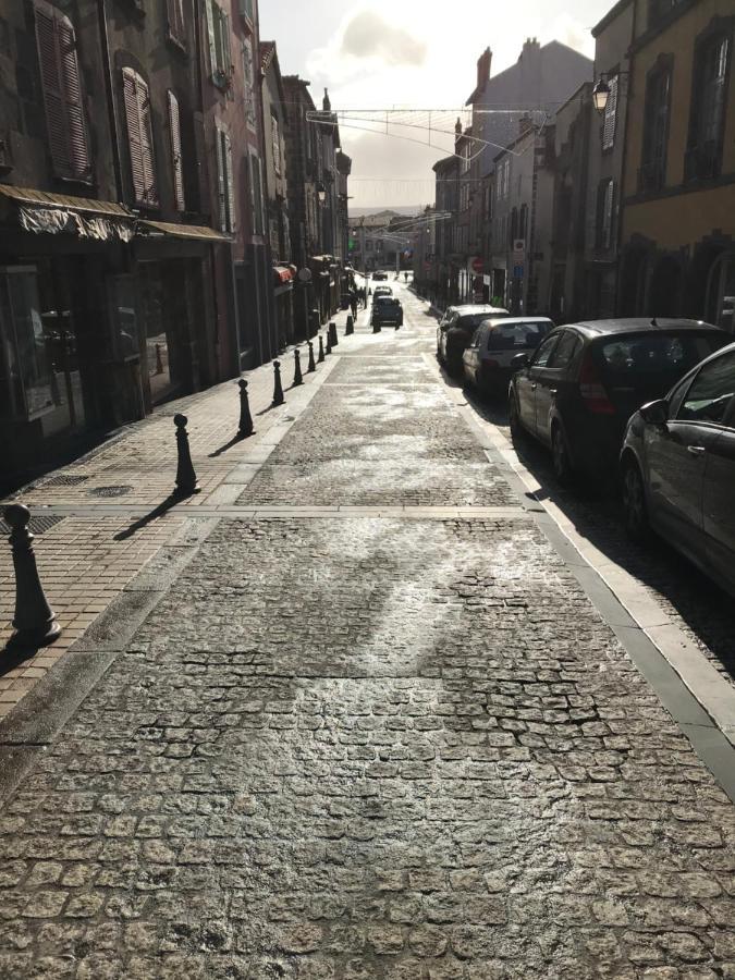 3 Chambres En Lit Double, 6 Personnes, Dans Appartement Entierement Renove, 70 M2 , Wifi,Climatisation, Tres Calme , Tout Equipe,Lit Bebe Clermont-Ferrand Luaran gambar