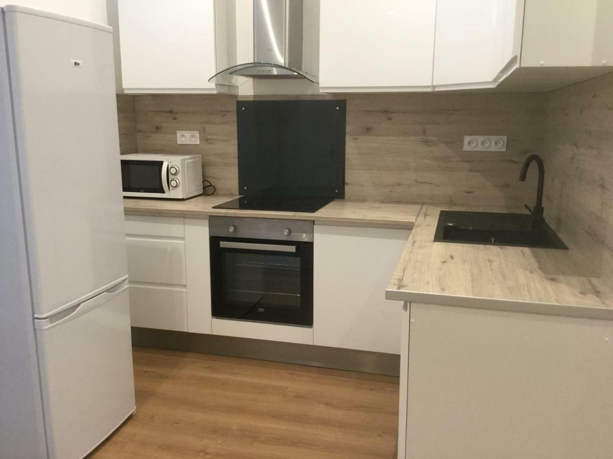 3 Chambres En Lit Double, 6 Personnes, Dans Appartement Entierement Renove, 70 M2 , Wifi,Climatisation, Tres Calme , Tout Equipe,Lit Bebe Clermont-Ferrand Luaran gambar
