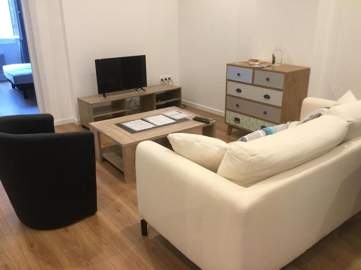 3 Chambres En Lit Double, 6 Personnes, Dans Appartement Entierement Renove, 70 M2 , Wifi,Climatisation, Tres Calme , Tout Equipe,Lit Bebe Clermont-Ferrand Luaran gambar